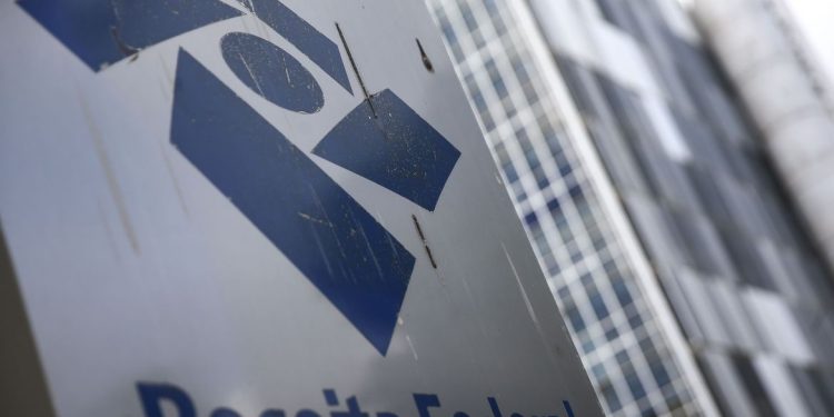 Receita Federal passa a permitir quitação de débitos com cartão de crédito