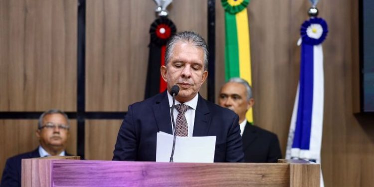 Nabor leva sua mensagem à Câmara e faz prestação de contas da gestão municipal