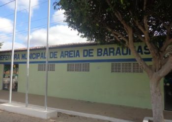 Justiça Eleitoral cassa mandatos do prefeito e vice de Areia de Baraúnas