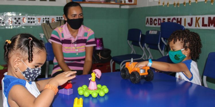 Cabedelo anuncia processo seletivo para contratação de 120 auxiliares de sala para creches municipais