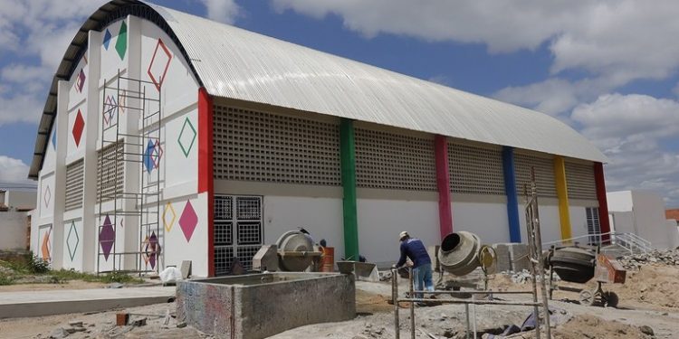 João inaugura travessia urbana e autoriza obras de implantação e pavimentação da PB-176 em Soledade