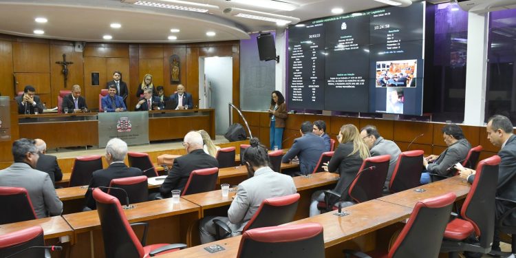 Isenção de ISS para empresas concessionárias de transporte é aprovada na CMJP