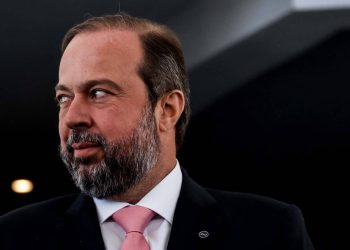 Ministro insiste em levar bolsonaristas para o governo Lula e irrita petistas