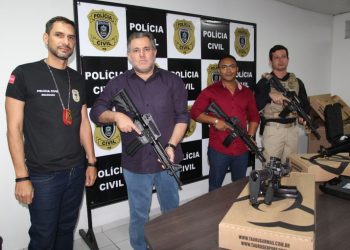 Delegado-Geral entrega mais fuzis para equipes especializadas de JP e CG