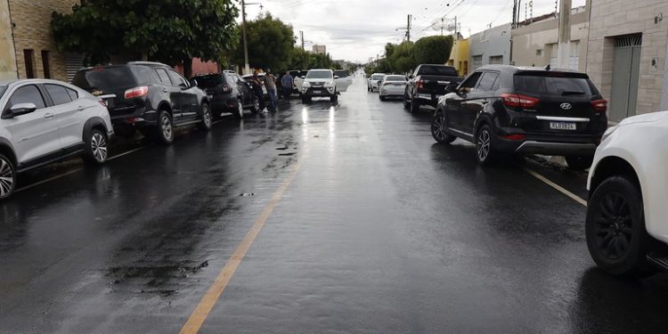 João Azevêdo inaugura a nova PB-151 e travessia urbana em Picuí e Nova Floresta