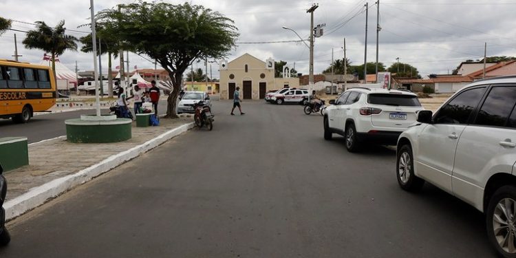 Governador entrega travessias urbanas, reforma de escola e inspeciona construção de creche no Curimataú paraibano