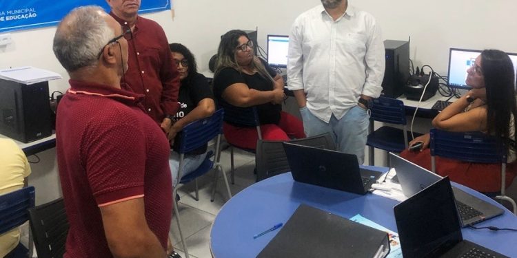 Conselheiros Tutelares de Patos recebem treinamento para utilizar a plataforma SIPIA-CT