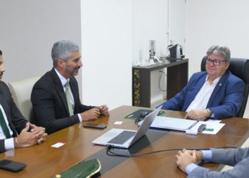 João recebe dirigente de empresa responsável pelo Parque Eólico, que será inaugurado no dia 22 com a presença de Lula