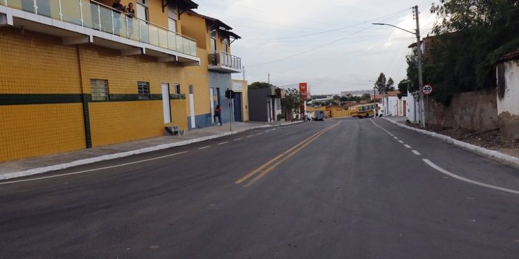 João entrega travessias urbanas, sistema de abastecimento de água e reformas de escolas em Cuité, Sossego e Cubati