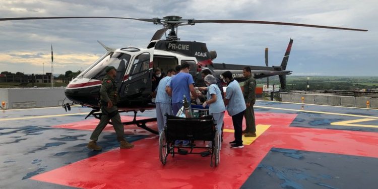 Paciente vítima de infarto é transferida pelo resgate aeromédico para o Hospital Metropolitano