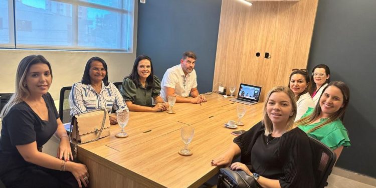 Marcha dos Municípios: Prefeita Lorena participa de apresentação do ‘Selo Prefeitura Parceira das Mulheres’