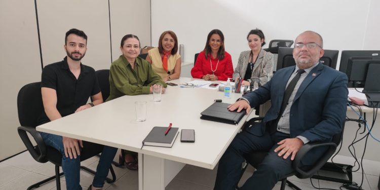 Reunião entre representantes da prefeitura de Bayeux, Ministério Público e TRE trata de medidas para ampliação de Seções Eleitorais no município