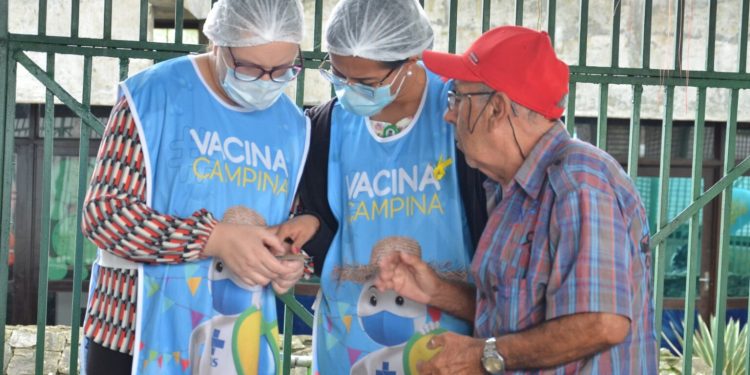 Campina Grande amplia vacina bivalente contra a Covid-19 para idosos 68+