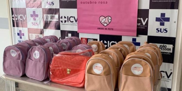 Dia Internacional da Mulher é marcado com entrega de enxovais para pacientes do Cândida Vargas