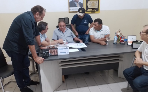 Diretor do Hospital Napoleão Laureano apresenta projeto arquitetônico da Unidade Oncológica de Cajazeiras
