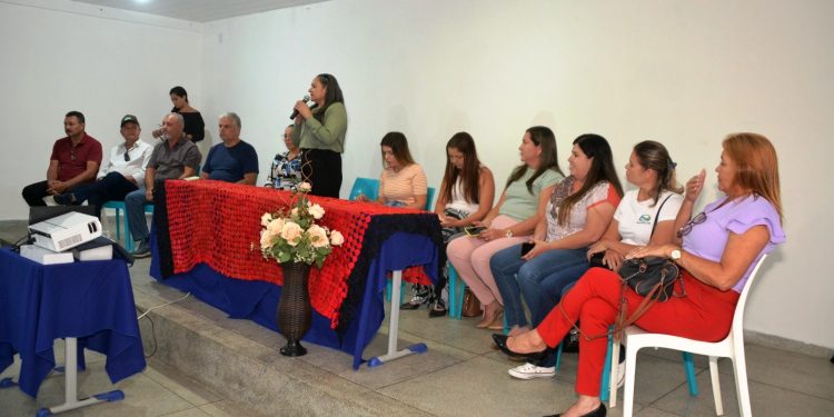 Em Monteiro: agricultores Familiares têm sua primeira reunião sobre o Compra Direta