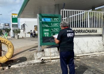 Valor da gasolina oscila entre R$ 5,240 e R$ 5,470 em João Pessoa