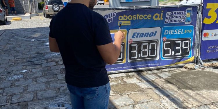 Pesquisa do Procon-JP em 110 postos da Capital registra média de R$ 5,356 no preço da gasolina