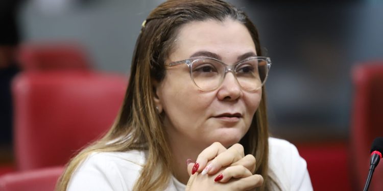 Fabíola Rezende homenageará mulheres de destaque com o diploma Mulher Cidadã