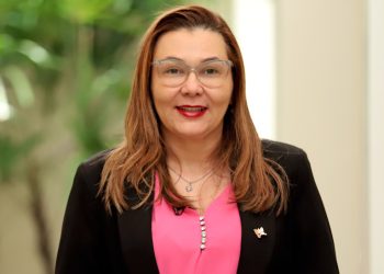 Fabíola Rezende ressalta a importância da mulher ocupar espaços na vida pública