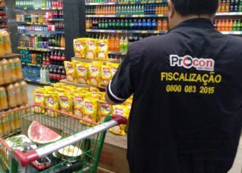 Operação do Procon-JP em supermercados apreende mais de 28 quilos de carne fora da validade