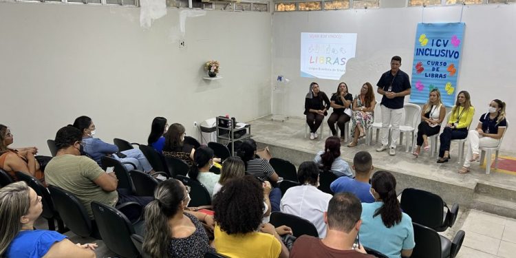 Profissionais do Instituto Cândida Vargas iniciam curso de Libras e formação vai garantir assistência mais humanizada