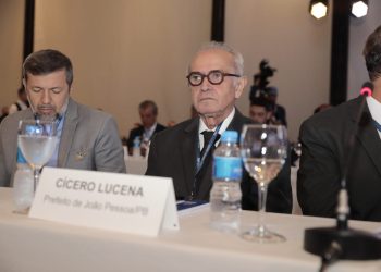 Cícero Lucena é reconduzido ao posto de secretário da Frente Nacional dos Prefeitos durante Reunião Geral em Brasília