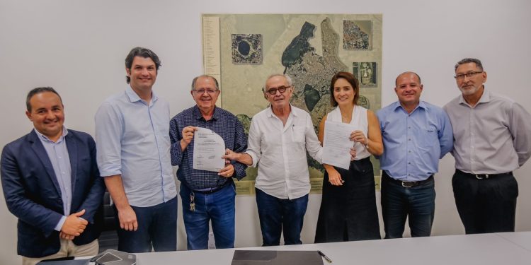 Mobilidade urbana – Cícero Lucena anuncia aquisição de 80 ônibus para a frota de João Pessoa
