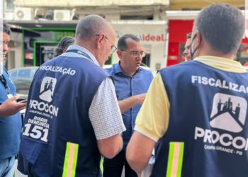 Supermercados de Campina Grande são autuados pelo Procon Municipal por cobrança de sacolas sustentáveis