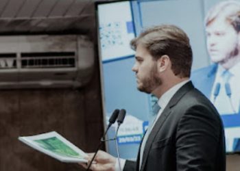 Bruno vai à Câmara e apresenta as vantagens do financiamento de 25 grandes obras para Campina Grande