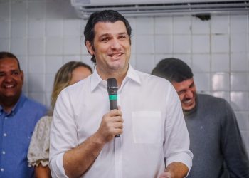 Leo Bezerra entrega mais de 180 equipamentos hospitalares para o Prontovida