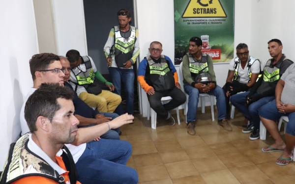 Prefeitura de Cajazeiras, Sebrae e Sest/Senat promovem curso para mototaxistas