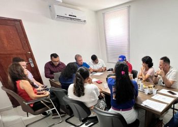 Nabor garante manter isonomia entre servidores e encaminhará projetos de lei à Câmara para reajuste salarial de 46 categorias