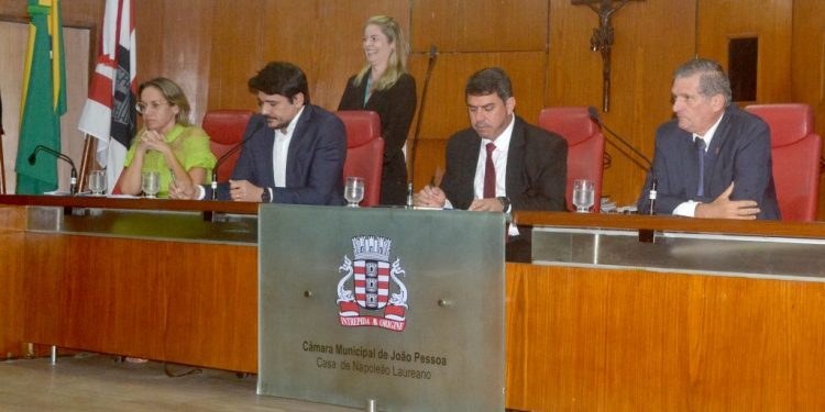 Secretaria de Saúde da Capital apresenta na Câmara Municipal relatório de investimentos realizados em período de 2022