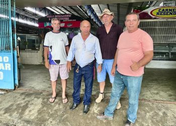 Secretário e agente fiscal visitam mercado da carne e iniciam os primeiros serviços de melhorias no local