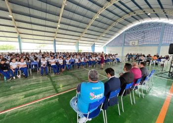 Projeto Futuro Jovem realiza aula inaugural sobre Estatuto da Juventude em escola municipal de Patos