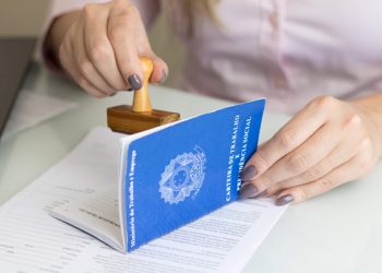 Paraíba gera saldo positivo de emprego com carteira assinada no 2º mês do ano