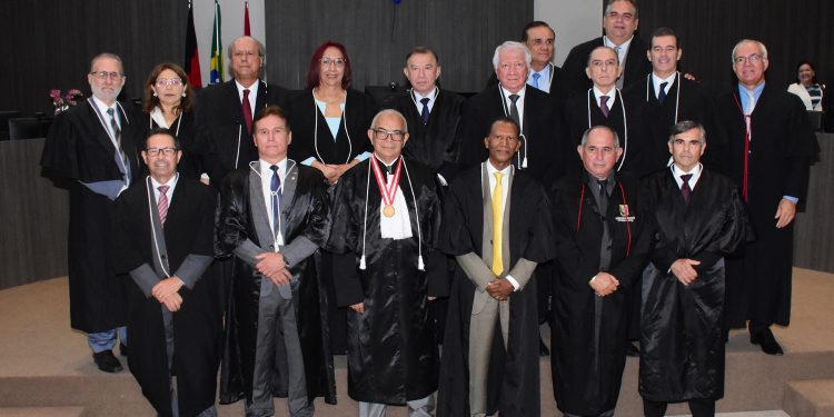 João Batista Barbosa toma posse como novo desembargador do TJPB