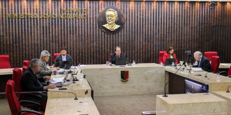 TCE-PB constata despesas irregulares e reprova contas de 2020 da Câmara de Cabedelo