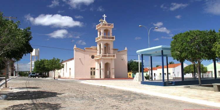 Prefeito de Várzea determina que aulas sejam retomadas após vazamento de fake news