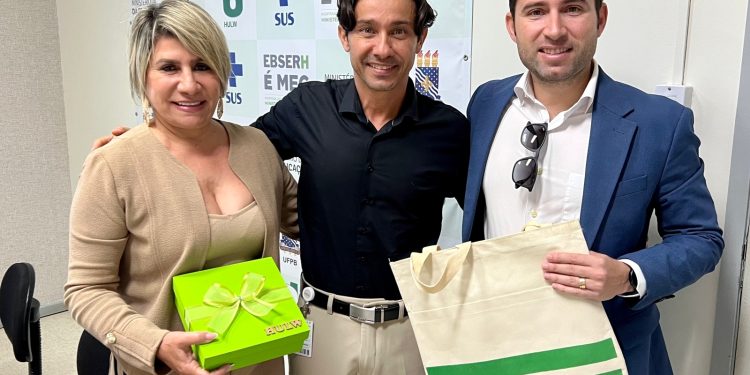 Michel Henrique acompanha aplicação de emenda parlamentar e coloca mandato à disposição do HULW