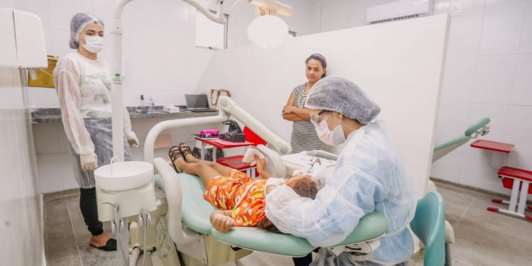 Cícero entrega obra de reestruturação de USF no Cristo e beneficia 10 mil pessoas