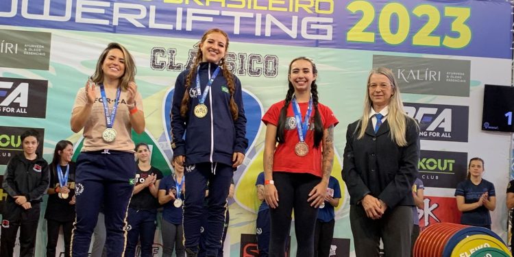 Mayara Rocha quebra recorde nacional e sagra-se Vice-Campeã Geral no Campeonato Brasileiro de Powerlifting