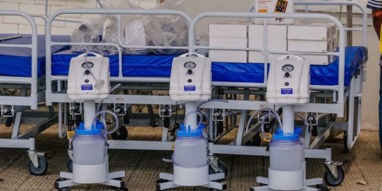 Cícero entrega 63 novos equipamentos para o Hospital Santa Isabel