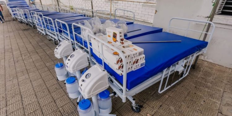 Cícero entrega 63 novos equipamentos para o Hospital Santa Isabel