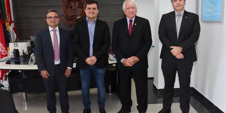 Gilbertinho realiza visita institucional ao Tribunal de Justiça da Paraíba