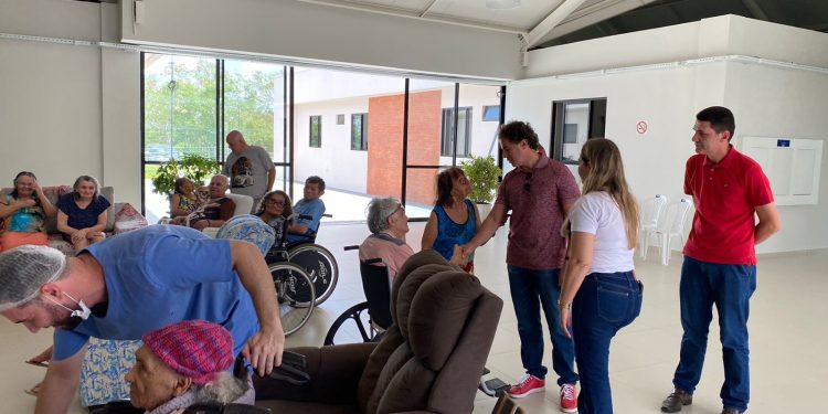 Veneziano visita Fazenda do Sol e Lar da Sagrada Face e reafirma compromisso de manter apoios à instituição