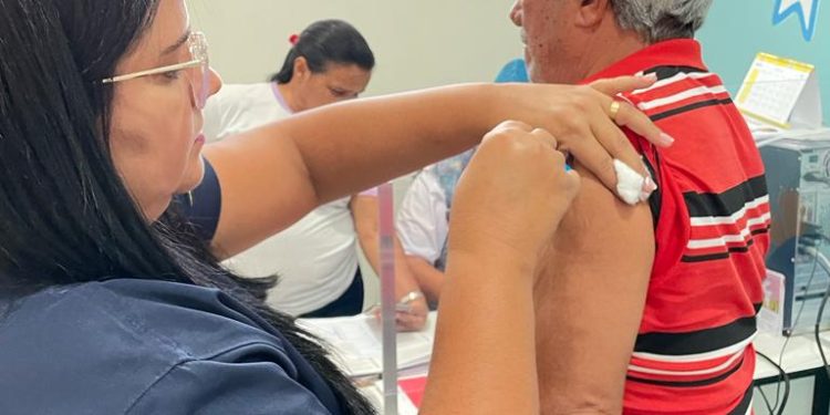 Patos amplia vacinação com dose bivalente para pessoas com 60 anos ou mais