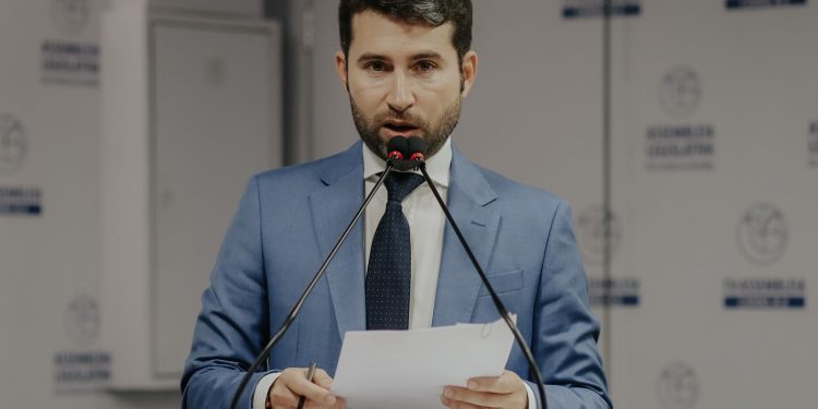 Em homenagem ao Dia da Mulher, Michel Henrique apresenta projetos de proteção e atenção à saúde feminina