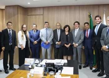 Veneziano articula reunião entre comitiva de CG e ministra da Saúde